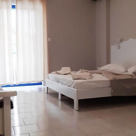 Blue & White Askeli Studios Poros Town Luaran gambar