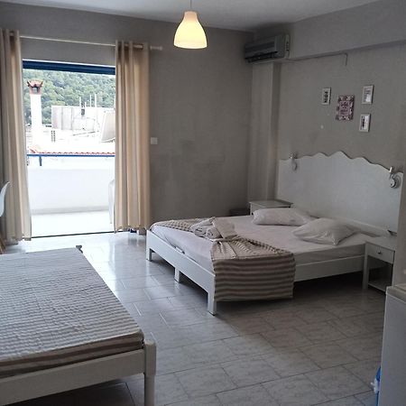 Blue & White Askeli Studios Poros Town Luaran gambar
